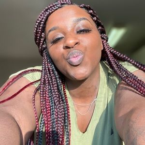 Meet your Posher, Shaneka